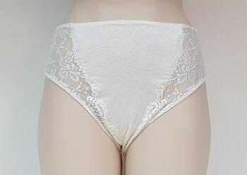 Elbrina Johanna Crème Shortie