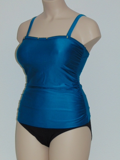 Mila Tisalaya bleu maillot de bain
