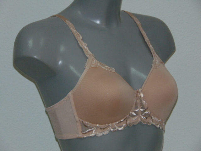 Triomphe Modern Finesse poudre soutien-gorge sans armatures en dentelle