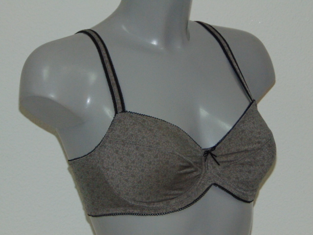 Eva Ashley taupe soutien-gorge sans forme
