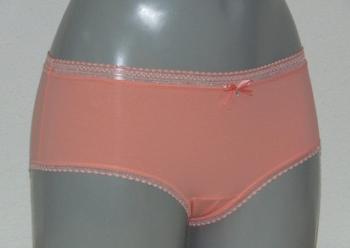 Eva Piazzo saumon rose shortie