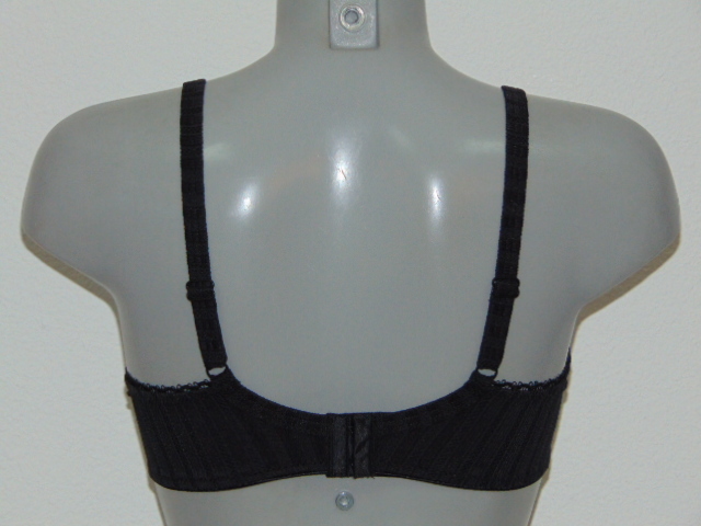 Eva Christa noir soutien-gorge sans forme