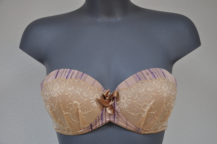 Eva Sharp and Chique pêche soutien-gorge rembourré