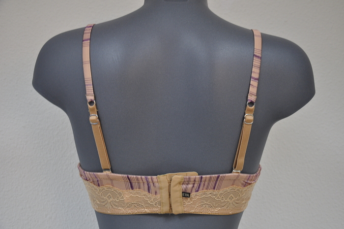 Eva Sharp and Chique pêche soutien-gorge rembourré