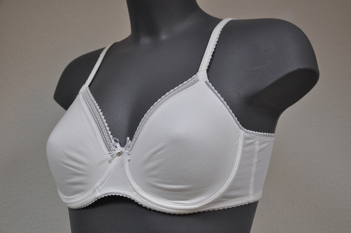 Eva Sybille blanc soutien-gorge sans forme
