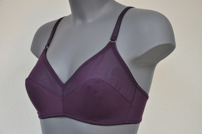 Eva Feminale violet soutien-gorge sans armatures en dentelle