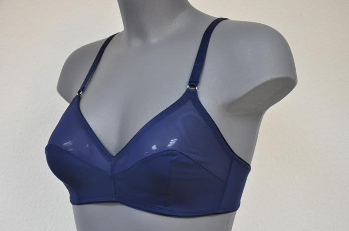 Eva Feminale bleu marine soutien-gorge sans armatures en dentelle