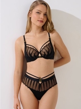 Lisca Lovelace noir slip brésilien