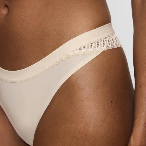 Triomphe Aura Spotlight beige culotte string