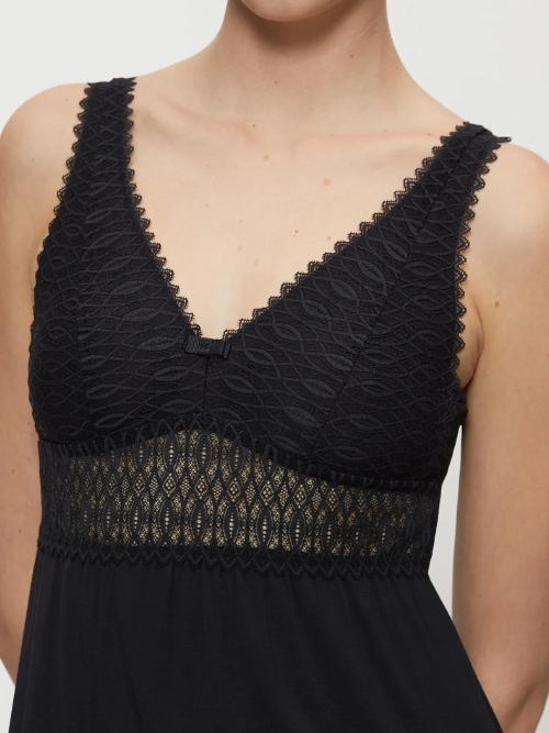 Triomphe Aura Spotlight noir chemise de nuit