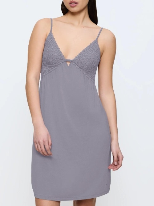 Triomphe Aura Spotlight gris chemise de nuit