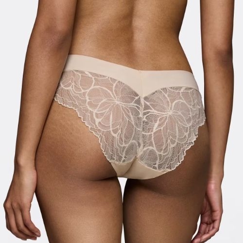 Triomphe Body Make-Up Illusion Lace poudre slip