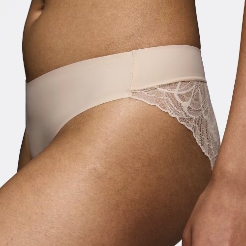 Triomphe Body Make-Up Illusion Lace poudre slip