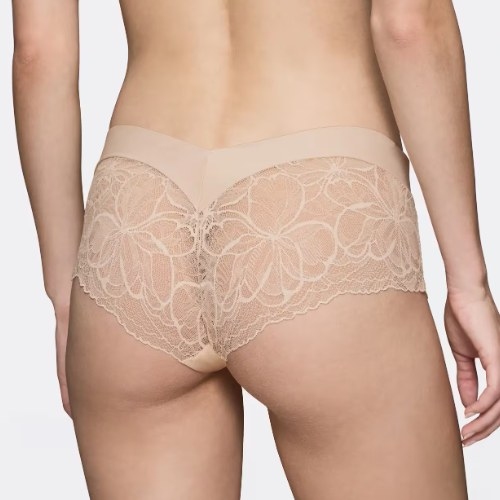 Triomphe Body Make-Up Illusion Lace poudre shortie