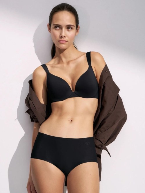 Triomphe Body Make-Up Illusion noir shortie