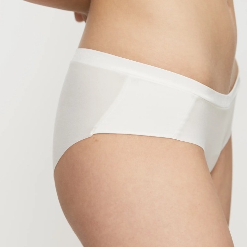 Triomphe Body Make-Up Illusion Soft Touch ivoire shortie