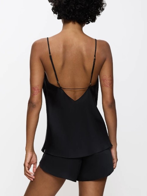 Triomphe Silky Sensuality noir shortama