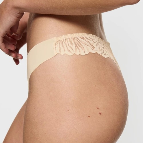 Triomphe Pretty Micro beige culotte string