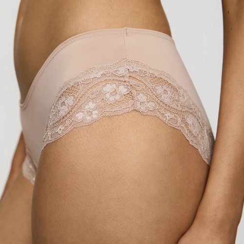 Triomphe Lovely Micro poudre shortie