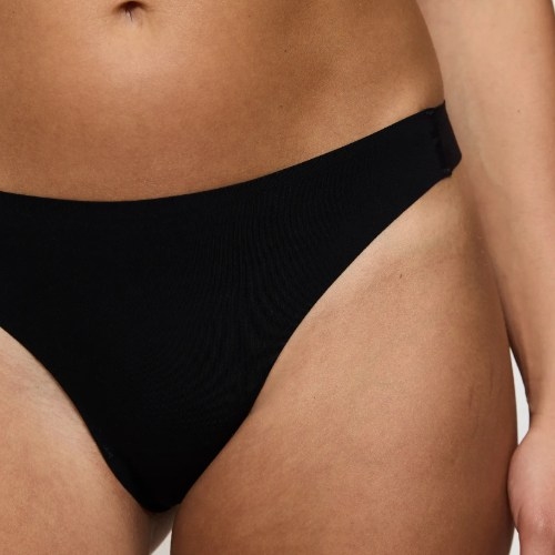 Triomphe Smart Invisible noir culotte string