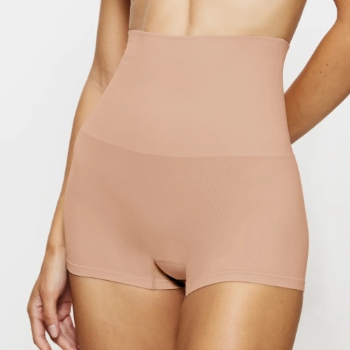 Triomphe Soft Sculpt beige shortie