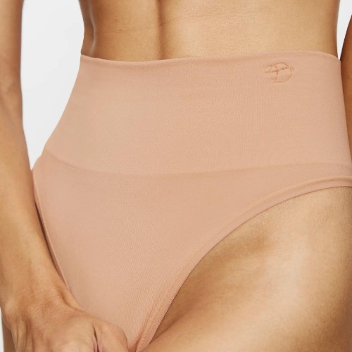 Triomphe Soft Sculpt beige culotte string
