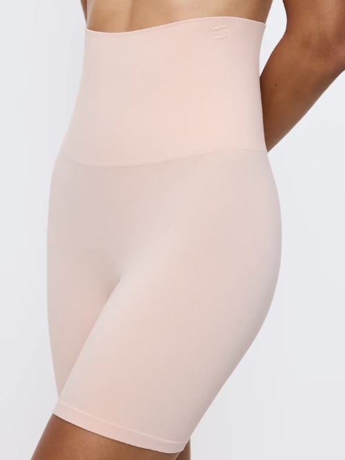 Triomphe Soft Sculpt beige shortie