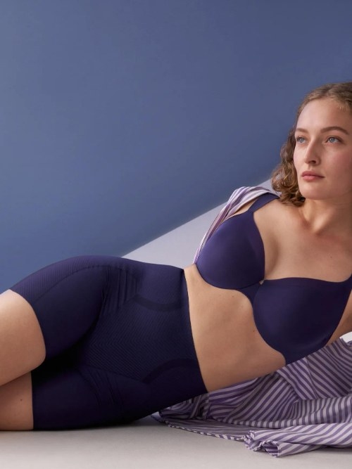 Triomphe BMU Illusion Curve bleu marine soutien-gorge rembourré