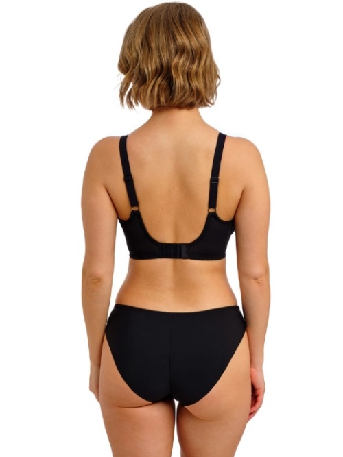 Freya Quinn noir slip