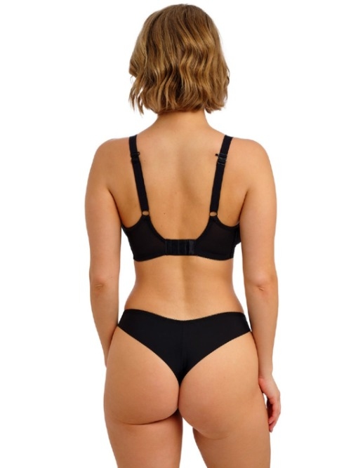 Freya Quinn noir slip brésilien