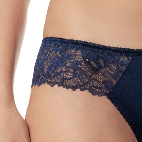Mey Lingerie Luxurious bleu marine culotte string