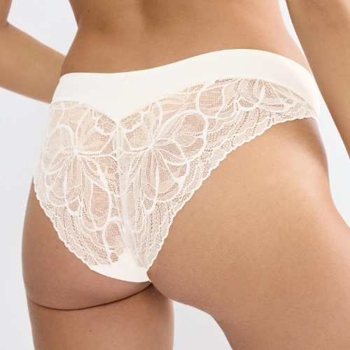 Triomphe Body Make-Up Illusion Lace blanc cassé slip