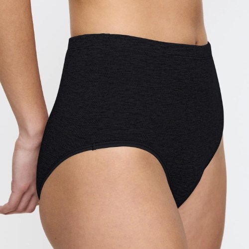 Triomphe Beauty Layers noir slip