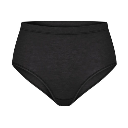 Triomphe Beauty Layers noir slip