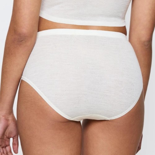 Triomphe Beauty Layers blanc cassé slip