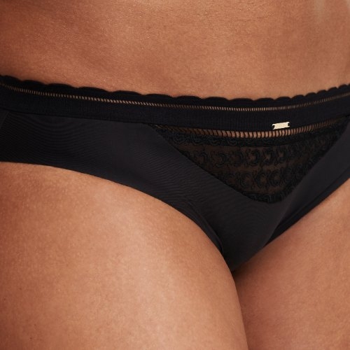 Chantelle Monogram noir slip