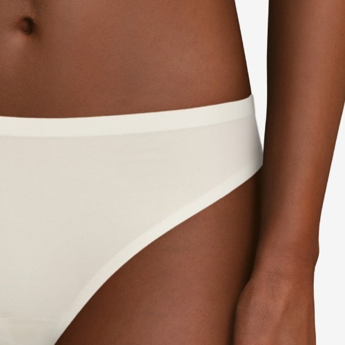 Chantelle SoftStretch ivoire culotte string