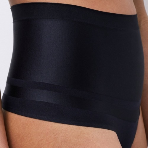 Chantelle Brilliant noir culotte string