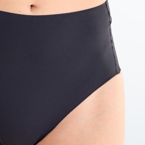 Lisca Tia noir haut slip