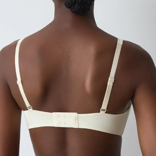 Triomphe Body Make-Up Illusion Lace blanc écru soutien-gorge rembourré