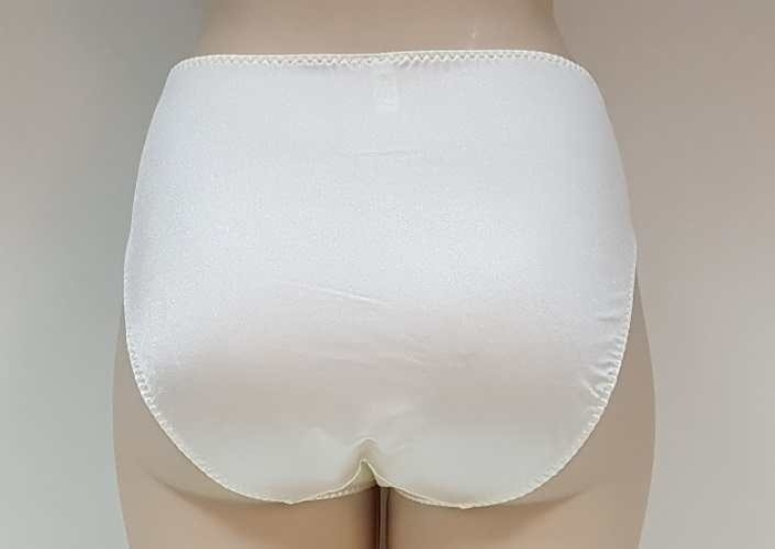 Elbrina Johanna crème shortie Elbrina Johanna crème shortie