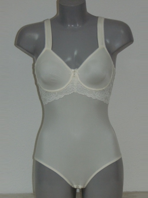 Eva Pearl ivoire corselet