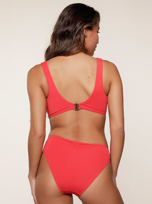 Plage de LingaDore fabulous in red Lace rouge slip de bikini Plage de LingaDore fabulous in red Lace rouge slip de bikini