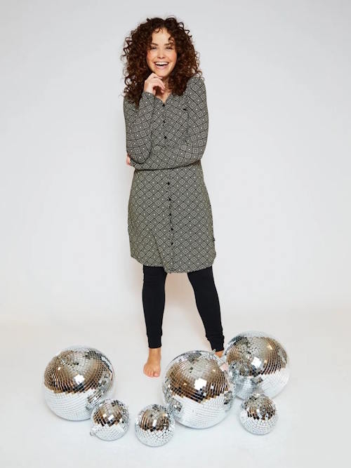 Charlie Choe Goes Retro noir/print chemise de nuit Charlie Choe Goes Retro noir/print chemise de nuit